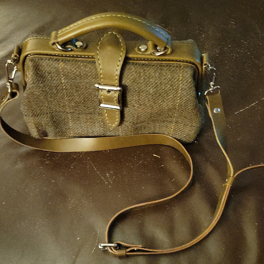 Stylish Olive Green Tweed Handbag
